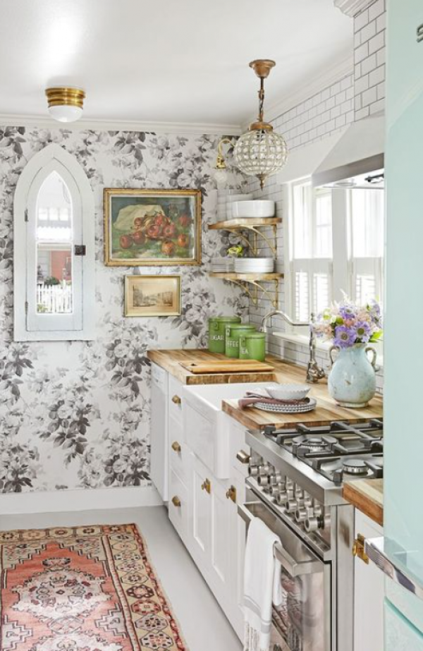 Dinding Dapur dengan Wallpaper Vintage